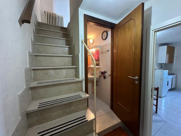 Image No.16-2 Bed Townhouse for sale