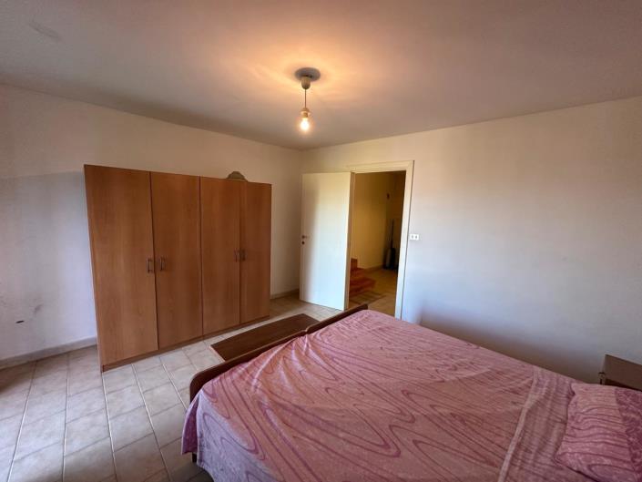 Image No.18-2 Bed Townhouse for sale