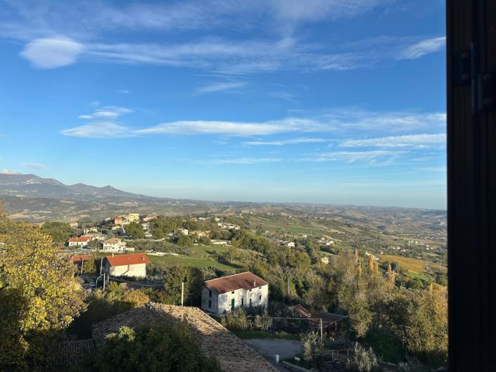 Image No.20-2 Bed Townhouse for sale