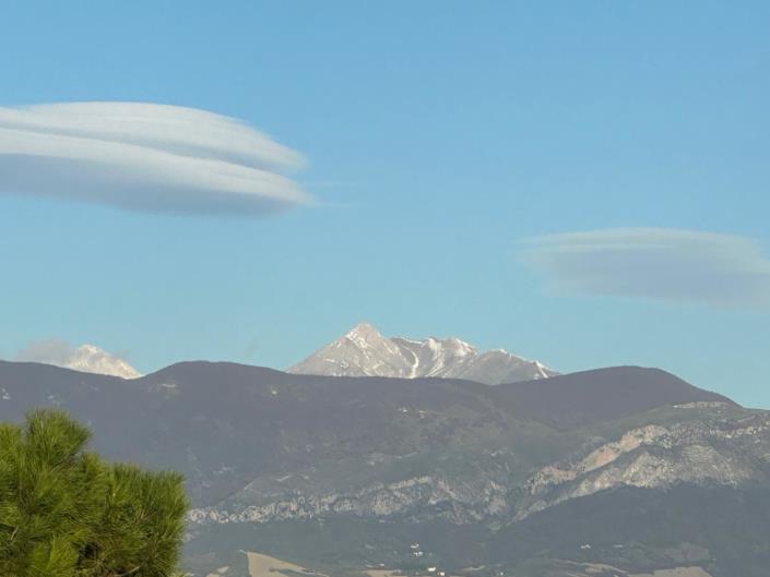 Image No.21-2 Bed Townhouse for sale