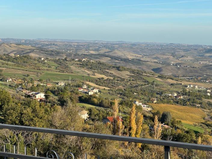 Image No.26-2 Bed Townhouse for sale