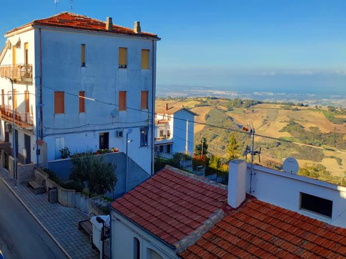 Image No.2-3 Bed Townhouse for sale