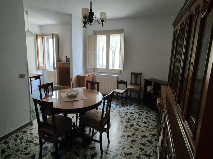 Image No.9-3 Bed Townhouse for sale