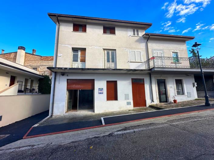 Image No.10-Commercial à vendre à Roccamorice