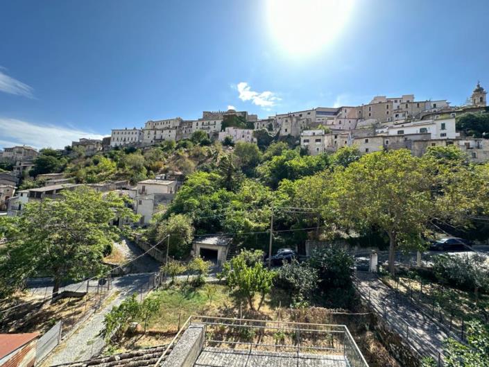 Image No.3-4 Bed Property for sale