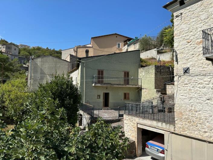 Image No.7-4 Bed Property for sale