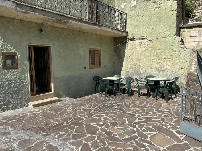 Image No.11-4 Bed Property for sale