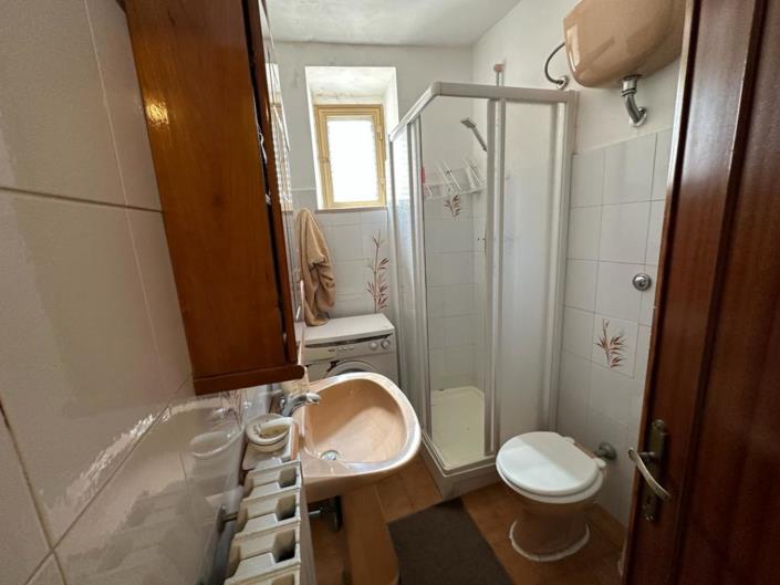 Image No.20-4 Bed Property for sale