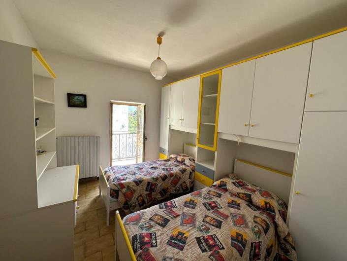 Image No.23-4 Bed Property for sale