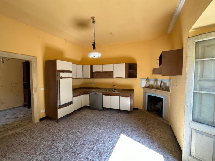 Image No.29-4 Bed Property for sale