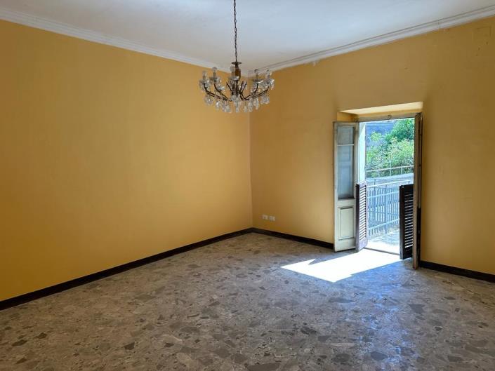 Image No.17-2 Bed House for sale