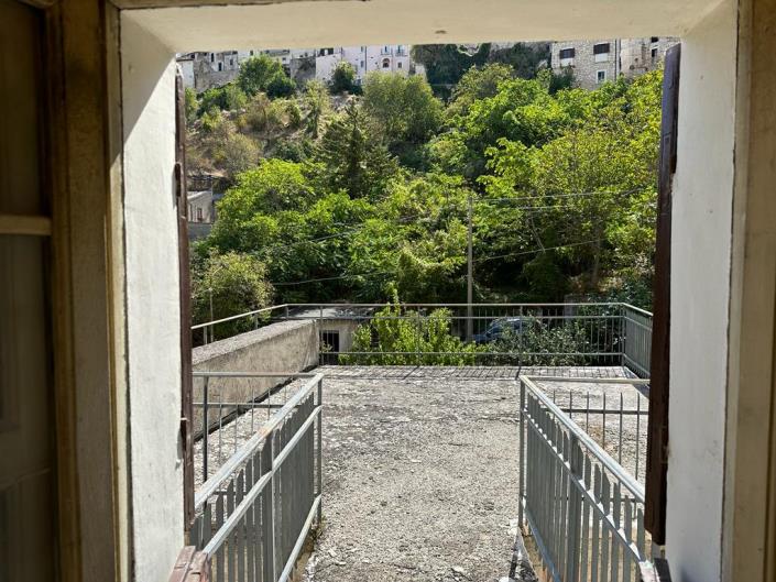 Image No.18-2 Bed House for sale