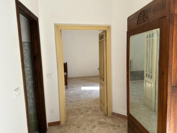 Image No.27-2 Bed House for sale