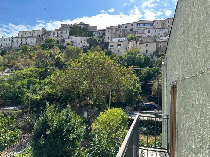 Image No.4-2 Bed House for sale