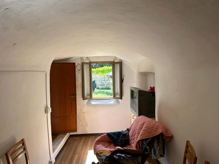 Image No.12-2 Bed House for sale