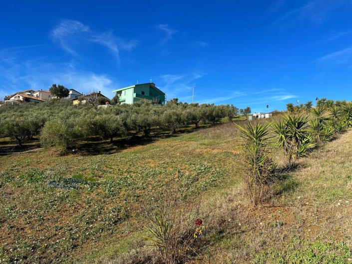 Image No.12-2 Bed Villa / Detached for sale