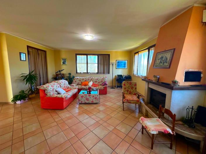 Image No.20-2 Bed Villa / Detached for sale