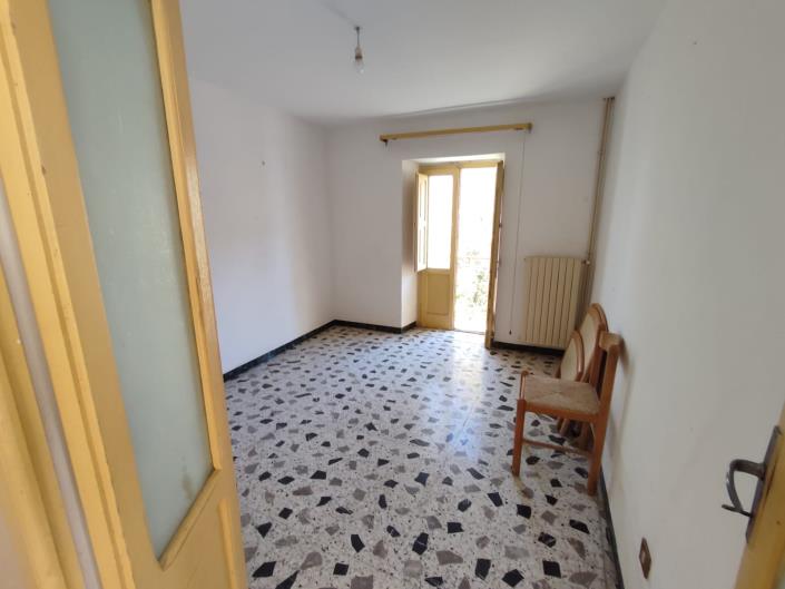 Image No.13-3 Bed Townhouse for sale