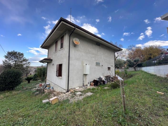 Image No.6-2 Bed Villa / Detached for sale