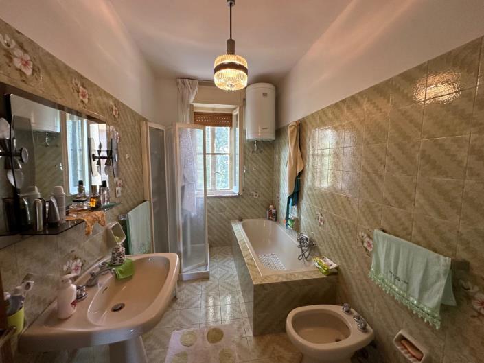 Image No.24-3 Bed House for sale