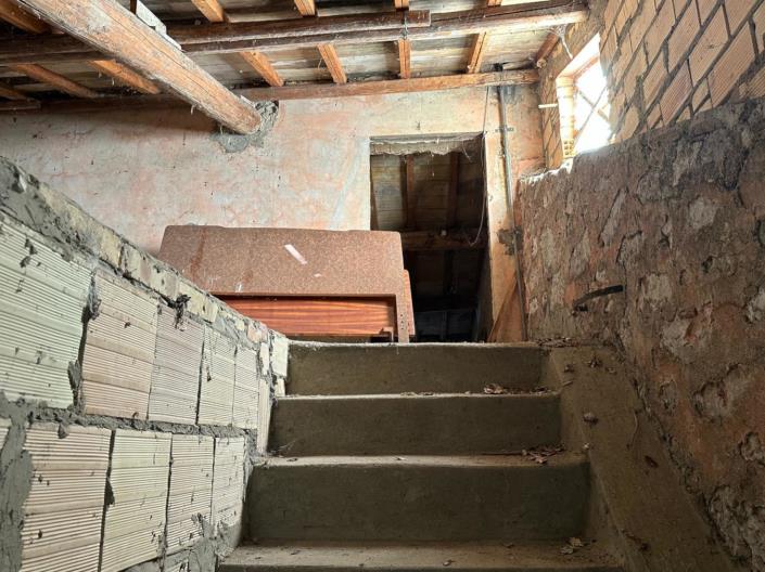 Image No.31-3 Bed House for sale