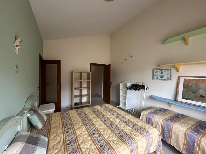 Image No.29-2 Bed House for sale