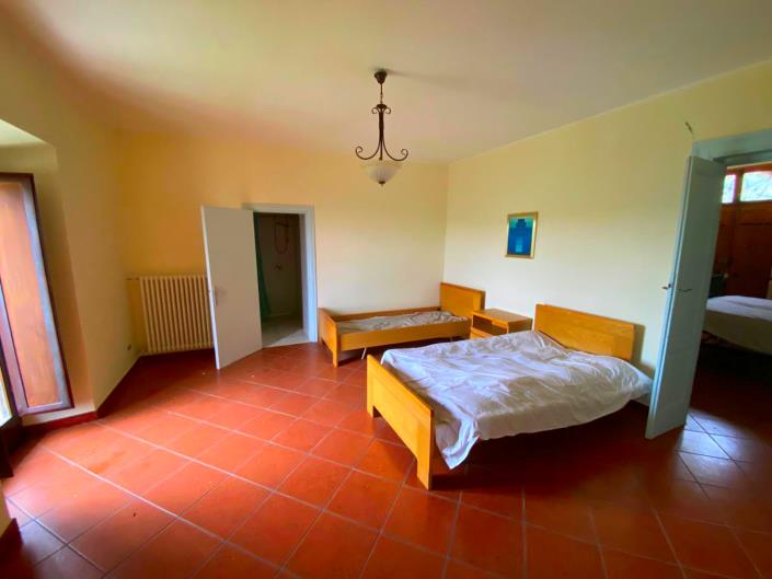 Image No.12-3 Bed House for sale