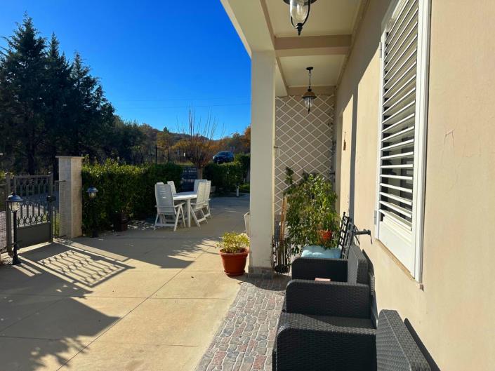 Image No.2-2 Bed Villa / Detached for sale