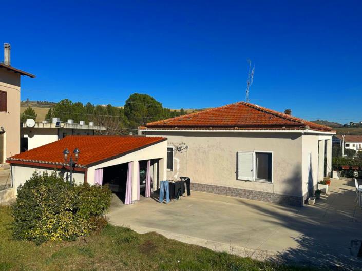 Image No.4-2 Bed Villa / Detached for sale