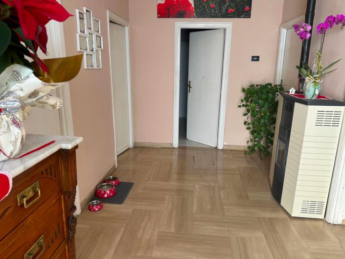 Image No.6-2 Bed Villa / Detached for sale