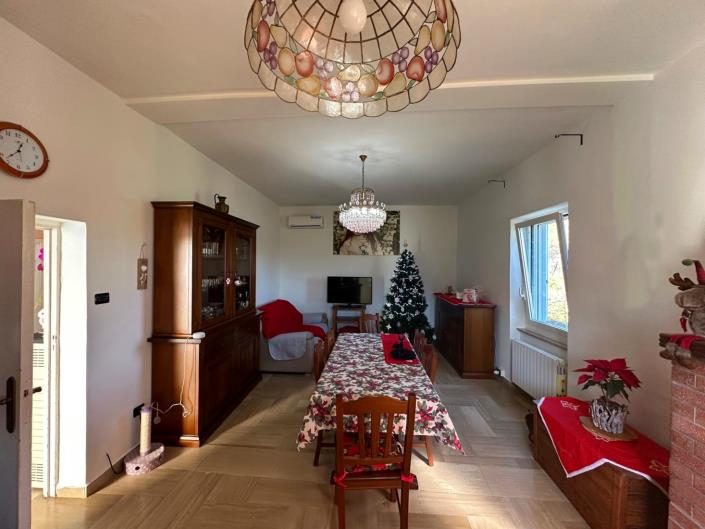 Image No.10-2 Bed Villa / Detached for sale