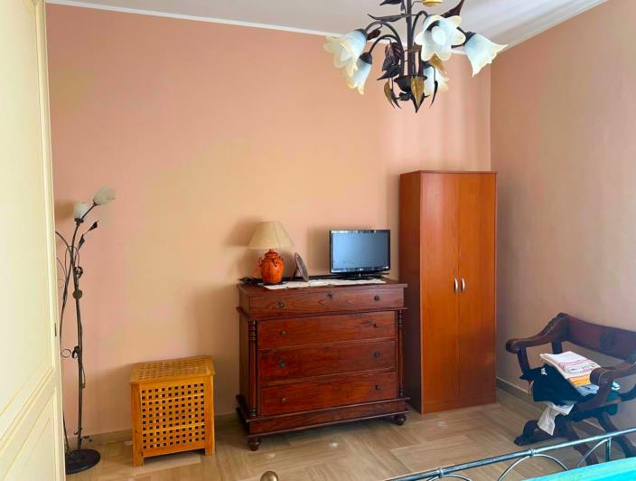 Image No.12-2 Bed Villa / Detached for sale