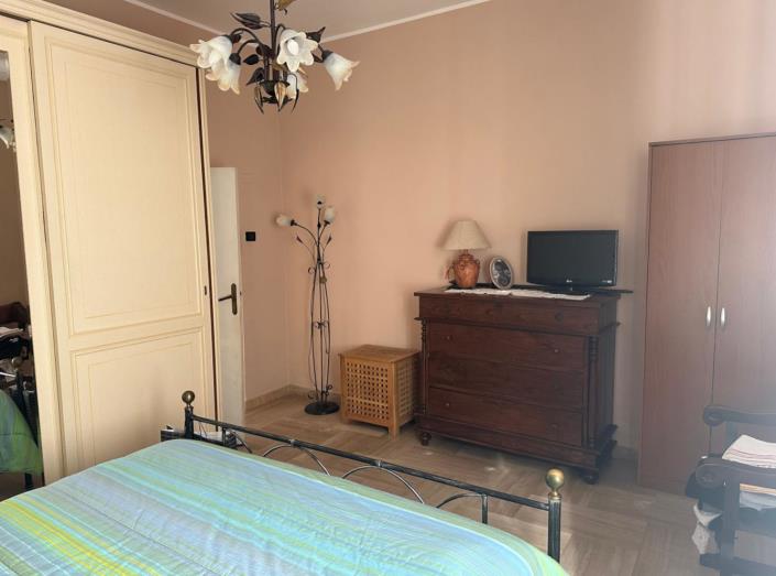 Image No.14-2 Bed Villa / Detached for sale