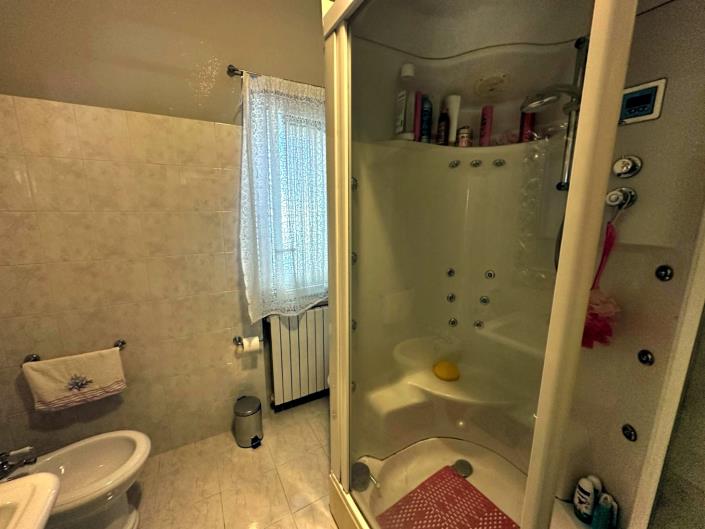 Image No.17-2 Bed Villa / Detached for sale