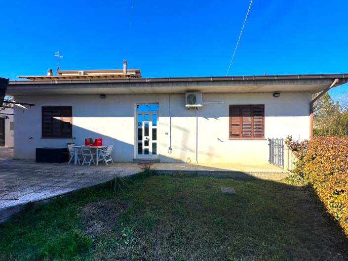 Image No.19-2 Bed Villa / Detached for sale