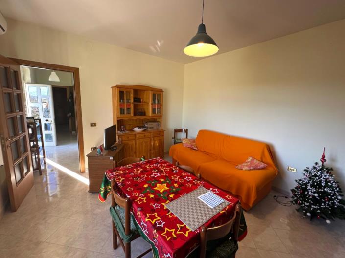 Image No.21-2 Bed Villa / Detached for sale