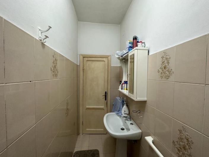 Image No.17-4 Bed Property for sale