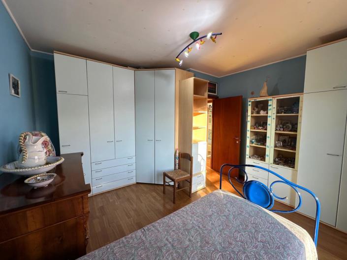 Image No.21-3 Bed Apartment for sale