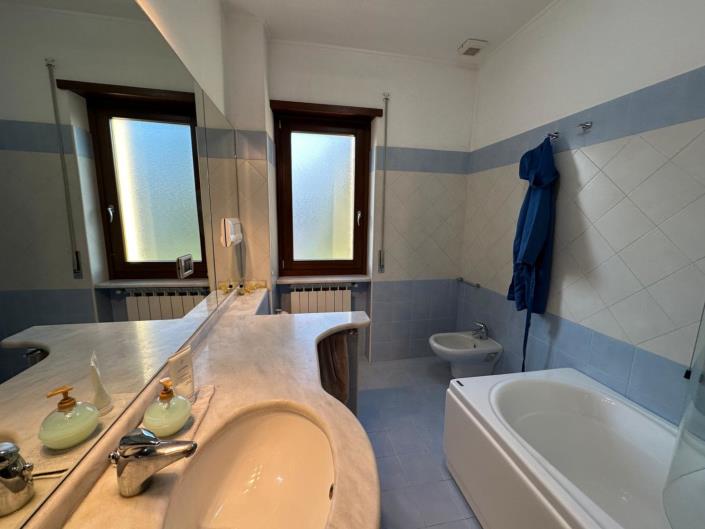 Image No.26-3 Bed Apartment for sale