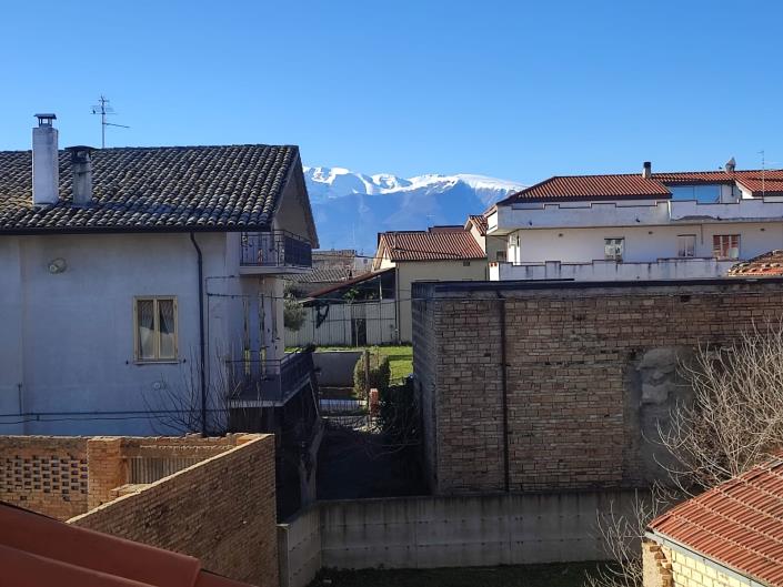 Image No.2-Villa / Détaché de 7 chambres à vendre à Ari