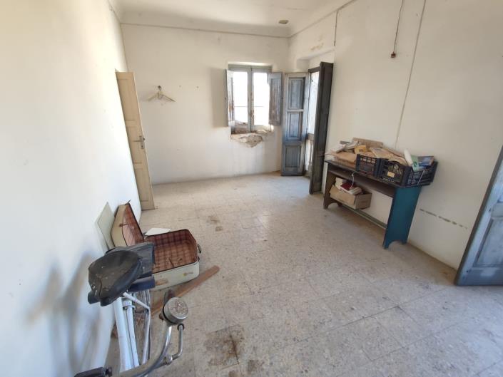 Image No.10-Villa / Détaché de 7 chambres à vendre à Ari