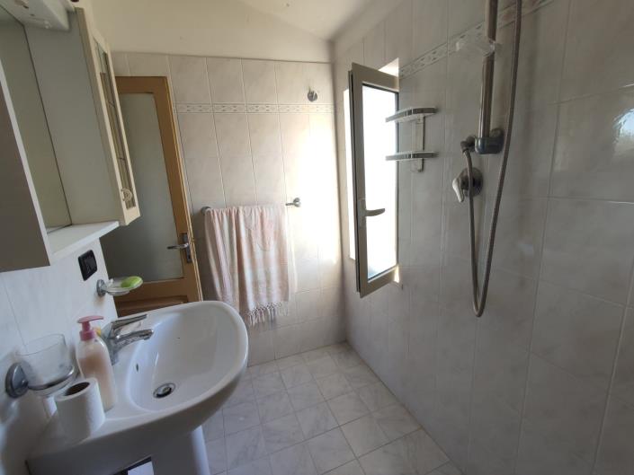 Image No.21-Villa / Détaché de 7 chambres à vendre à Ari