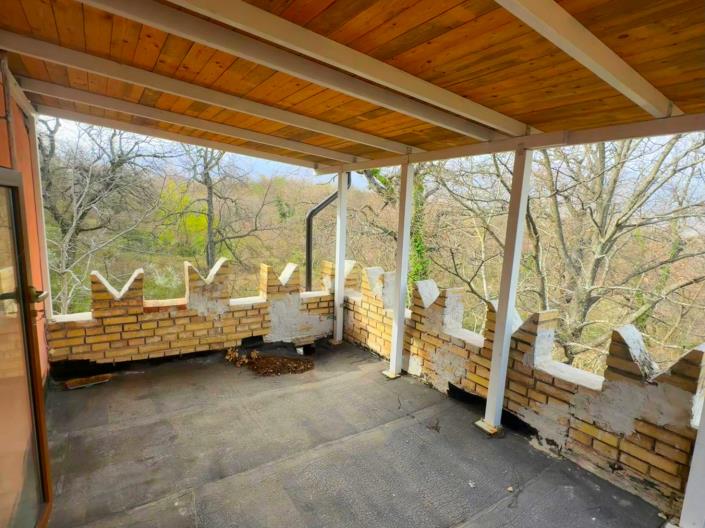 Image No.17-2 Bed Property for sale