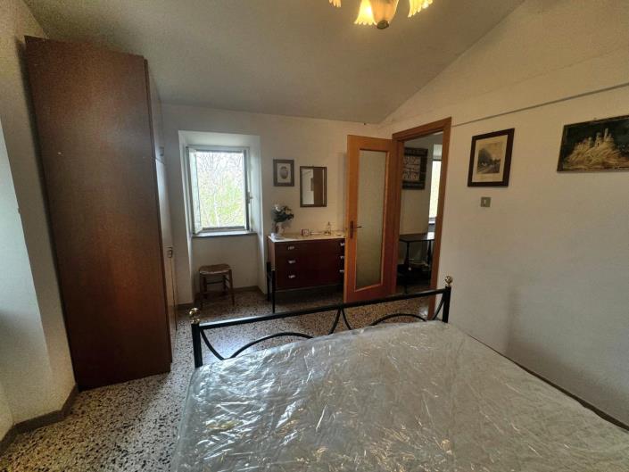 Image No.24-2 Bed Property for sale