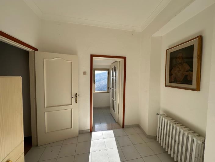 Image No.11-1 Bed Property for sale