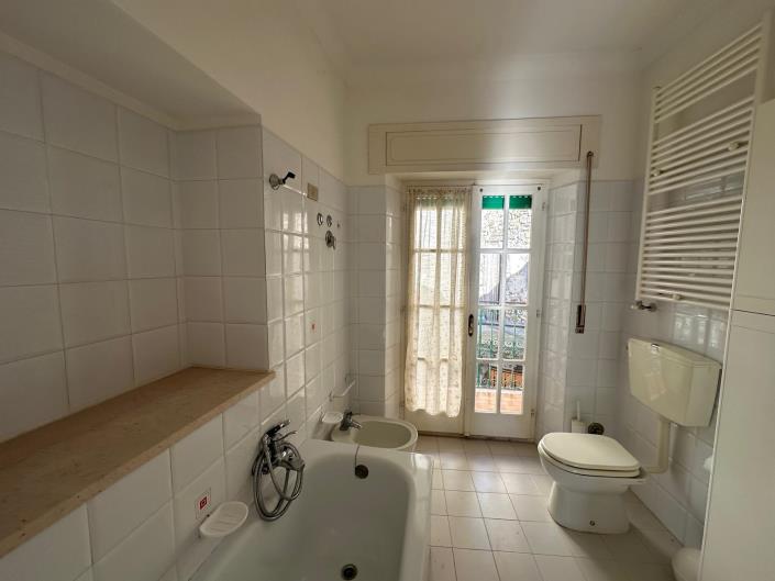 Image No.17-1 Bed Property for sale