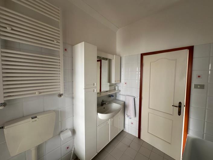 Image No.18-1 Bed Property for sale