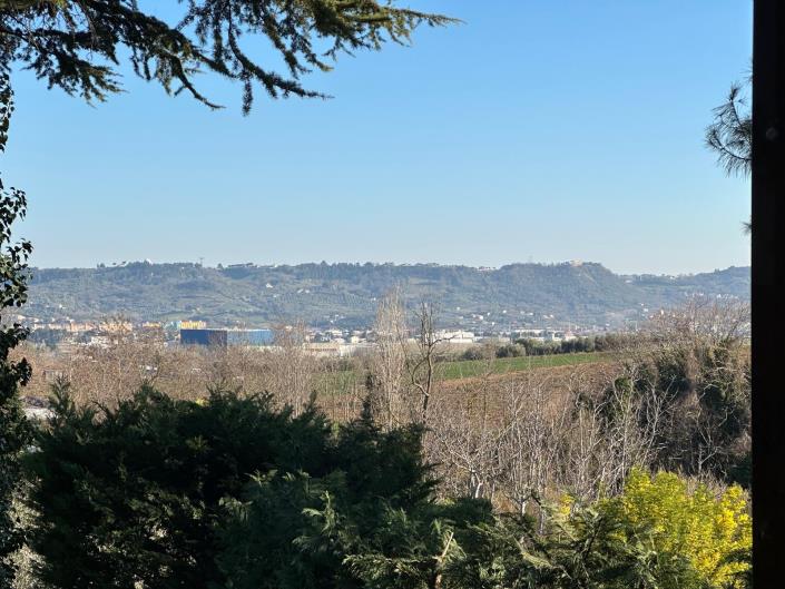 Image No.8-2 Bed Semi-Detached for sale