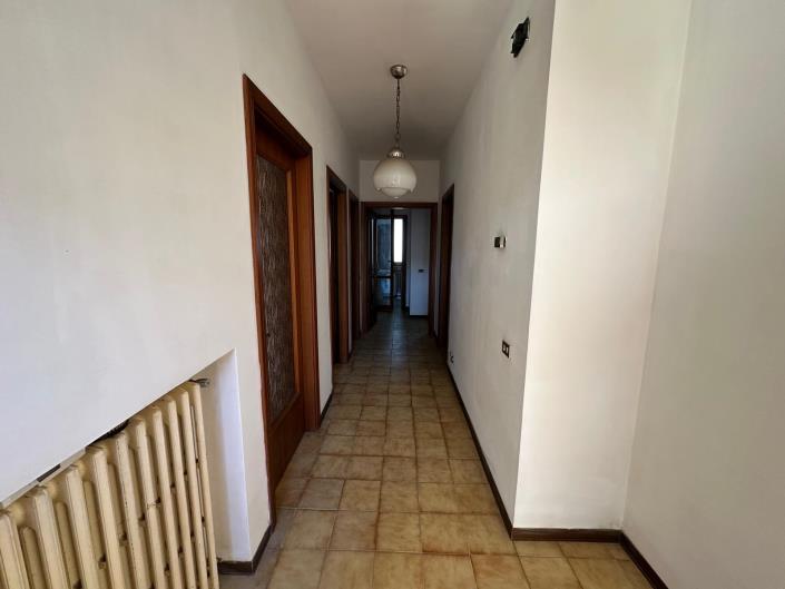 Image No.10-2 Bed Semi-Detached for sale