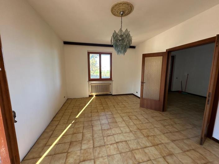 Image No.11-2 Bed Semi-Detached for sale